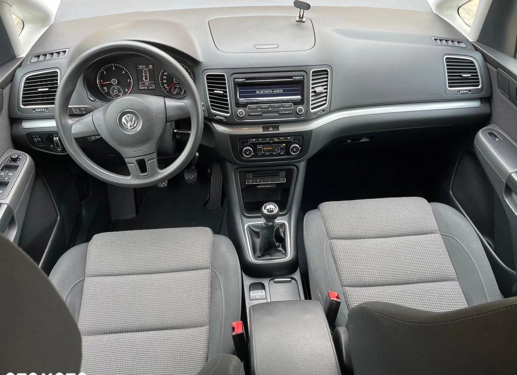 Volkswagen Sharan cena 31700 przebieg: 310719, rok produkcji 2011 z Skała małe 529